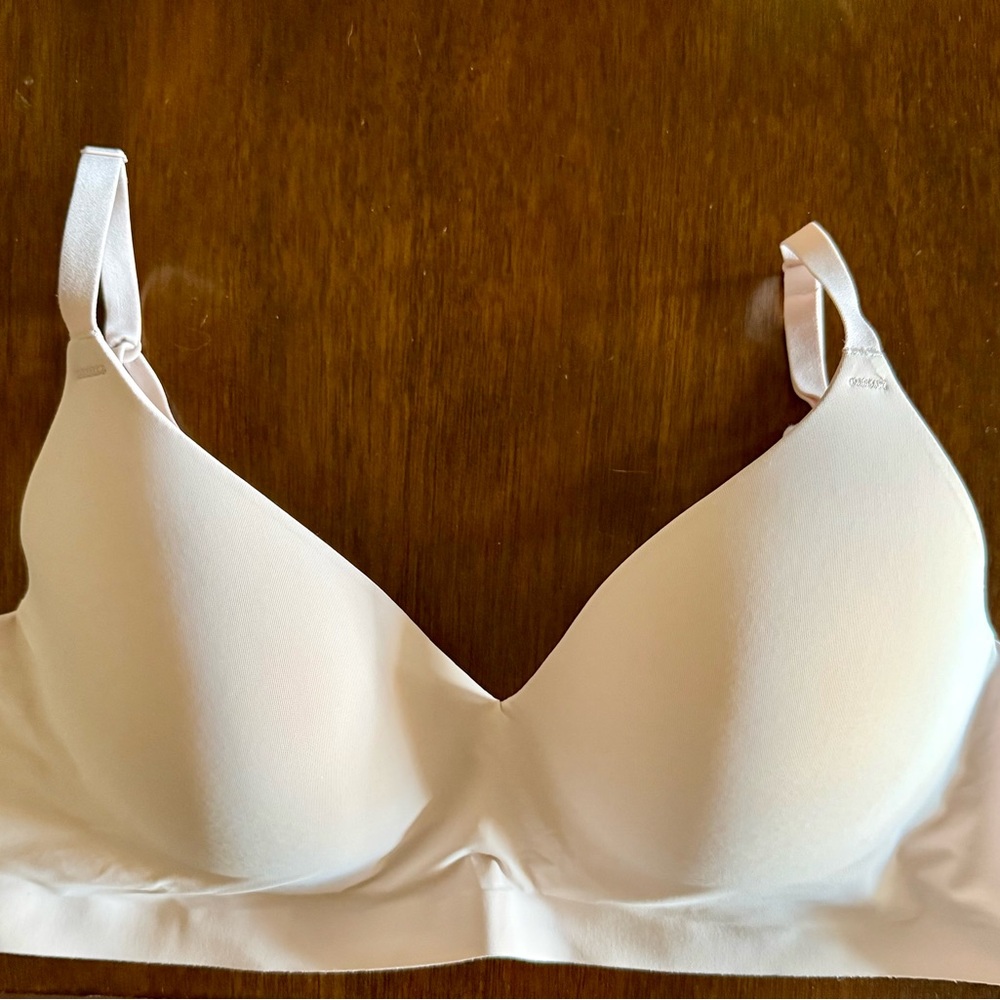 Seamless Light Beige T-Shirt Bra - Madenform 38C